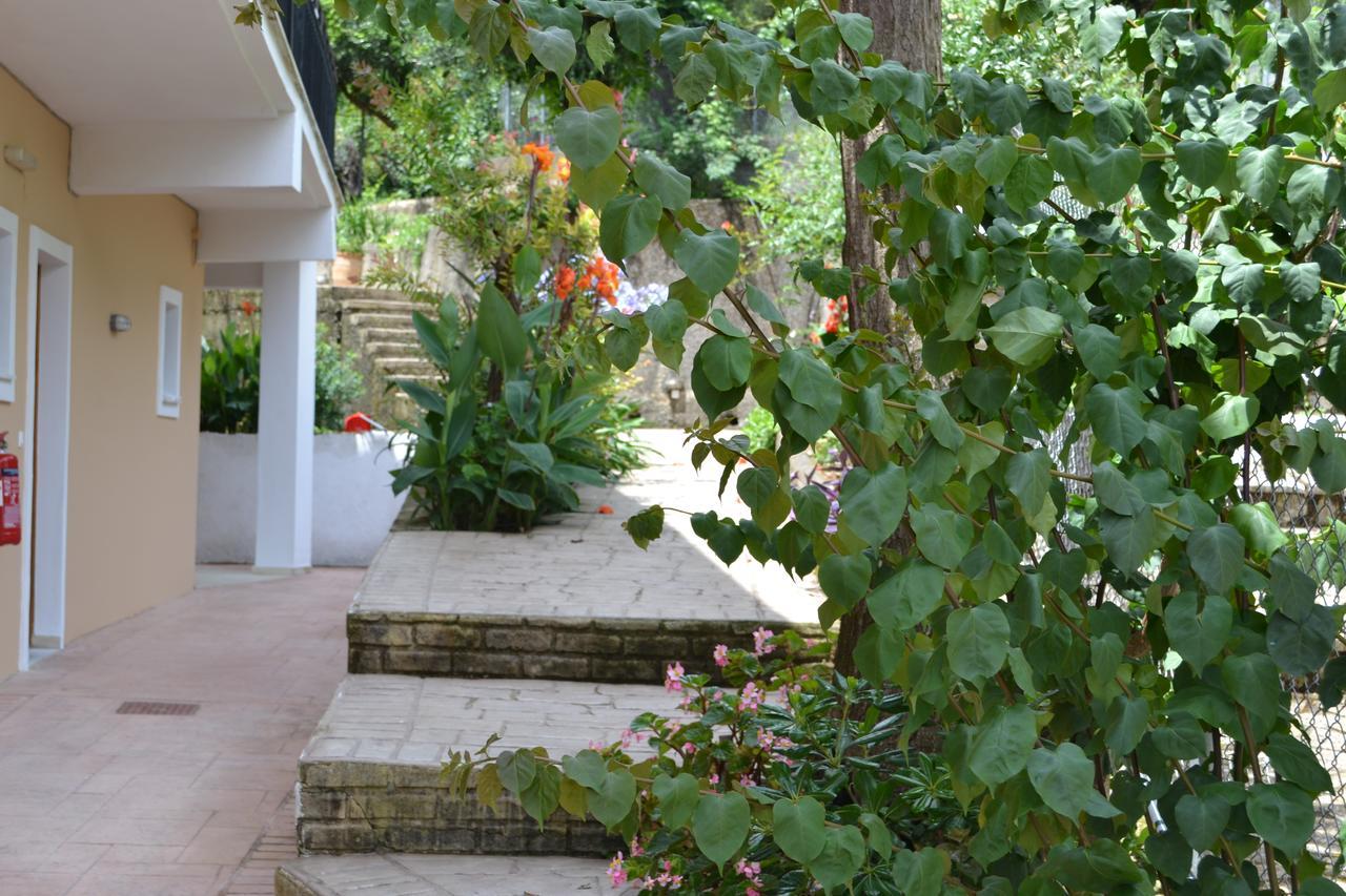 Hotel apartamentowy Iliana